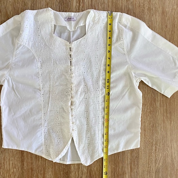 Vintage White Eyelet Button Front Blouse - Picture 10 of 10